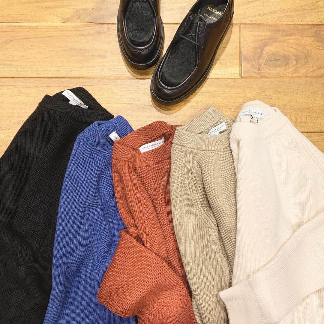 アーバンリサーチさんのインスタグラム写真 - (アーバンリサーチInstagram)「-men's standard knit #3-﻿ アーバンリサーチ 的王道ニットがさらにアップデート。よりソフトで滑らかな上質ウールを使用した片畔ニット。﻿ 是非手にとって触っていただきたい一枚。﻿ ﻿ ﻿ #knit﻿ #urbanresearch」11月9日 16時36分 - urban_research