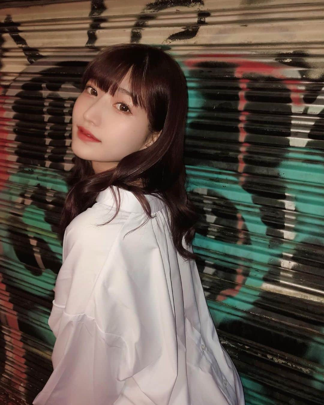 のインスタグラム：「new color🥀 赤と紫を混ぜてもらいました🍇 今回も思った通りの仕上がりで嬉しい🥺💗 担当は渋谷RISELの野口くんです🐥 . . . #risel #haircolor #渋谷 #hairstyle #selfie #newcolor #street #秋カラー #ヘアカラー」