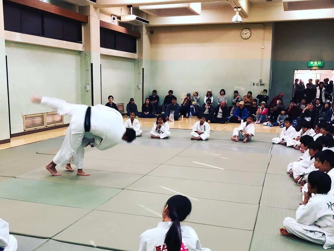 篠原信一さんのインスタグラム写真 - (篠原信一Instagram)「第10回まつばらマルシェで、 柔道教室🥋とトークショーでしたヽ(´▽｀)/ 皆さん有難うございました^_^ #まつばらマルシェ  #まつばらマルシェ2019 #柔道教室 #トークショー #judo #judokids」11月9日 16時46分 - s.shinohara_life