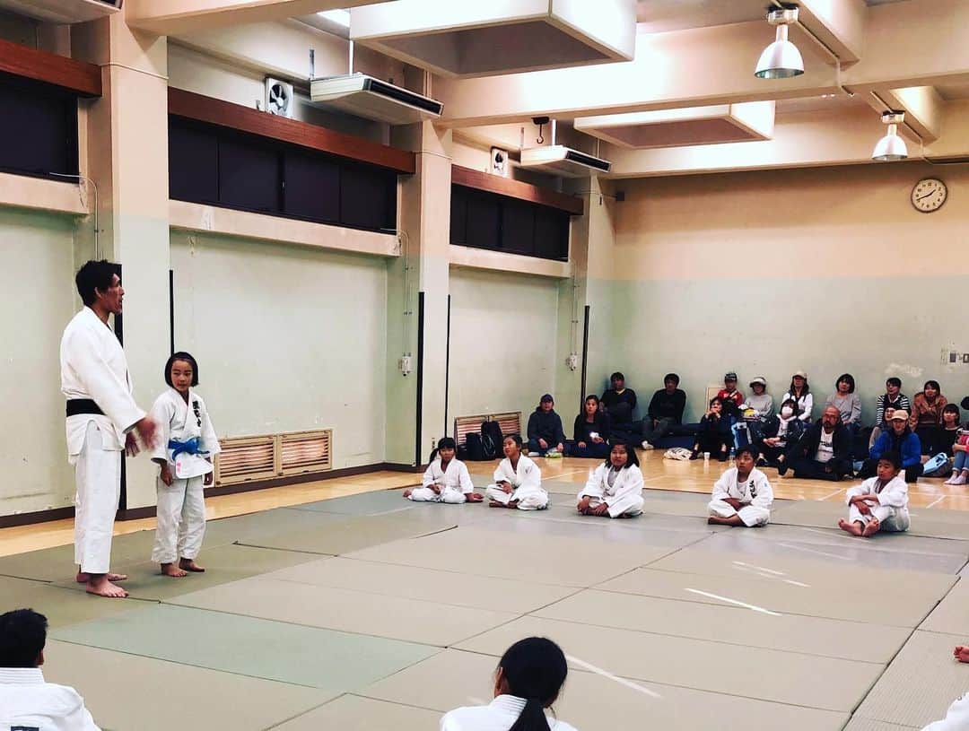 篠原信一さんのインスタグラム写真 - (篠原信一Instagram)「第10回まつばらマルシェで、 柔道教室🥋とトークショーでしたヽ(´▽｀)/ 皆さん有難うございました^_^ #まつばらマルシェ  #まつばらマルシェ2019 #柔道教室 #トークショー #judo #judokids」11月9日 16時46分 - s.shinohara_life