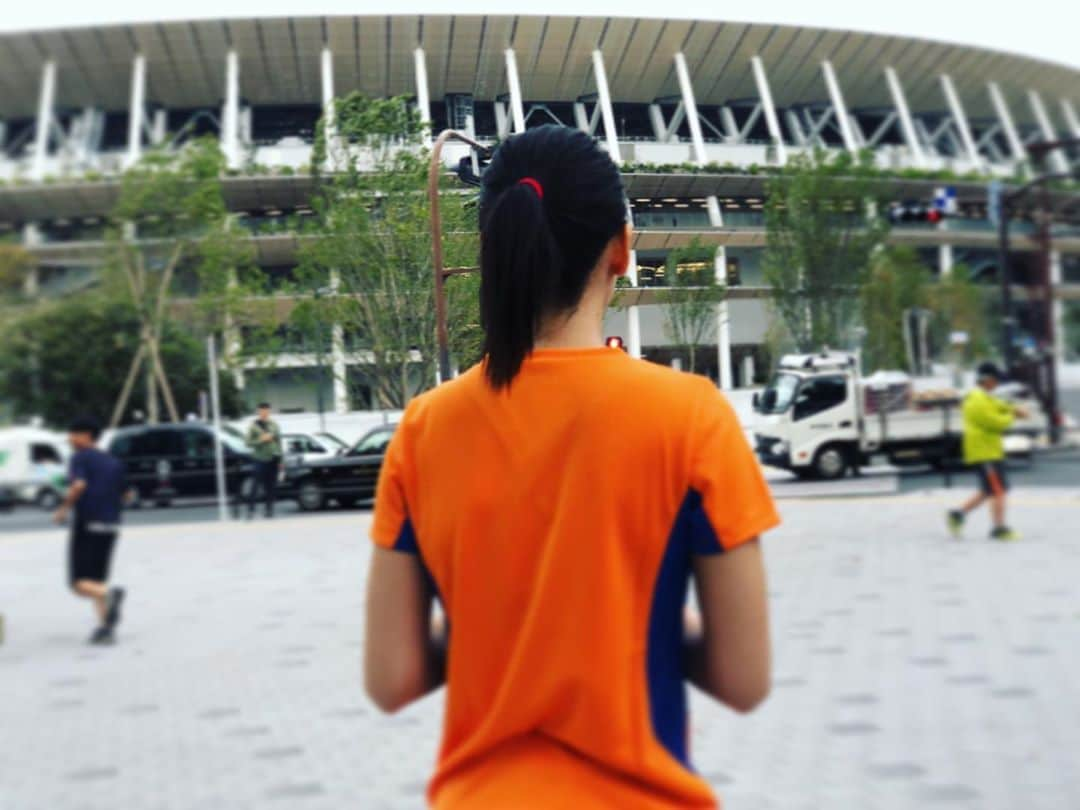 山崎紘菜さんのインスタグラム写真 - (山崎紘菜Instagram)「. 今週も日テレ「Going! Sports&News」 ありがとうございました！ 放送でもお届けしましたが、 今週はカラダWEEKということで 汐留から新国立競技場までの歩数を 調査してきました！ そして、隣接しているオリンピックミュージアムの 取材もさせて頂きました。 カラダWEEKは明日までです。 みんなで100億ウォーク！達成しましょう！ #日テレ#Going! #カラダWEEK #億ウォーク #1時間半で着いたよ」11月10日 3時00分 - hirona_yamazaki