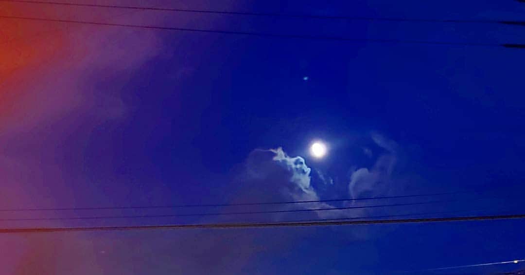 CHIHARUさんのインスタグラム写真 - (CHIHARUInstagram)「ちょっと。  アラジンにでてきそうな 夜空やん😭💕 思わず📷」11月9日 19時24分 - 10090725c