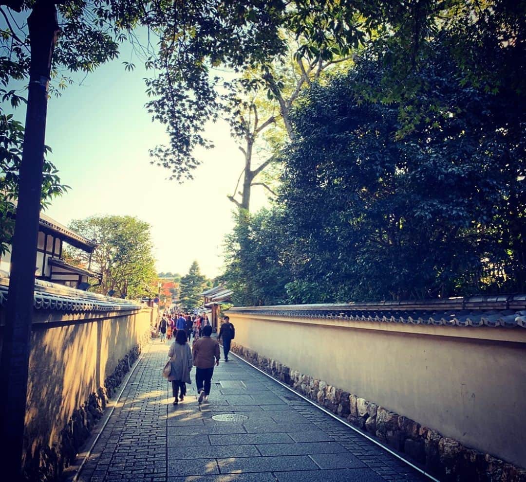 上坂嵩さんのインスタグラム写真 - (上坂嵩Instagram)「友人と #京都散歩 🍁  #京都 #メーテレ #上坂嵩」11月9日 19時25分 - takashi_uesaka_nbn