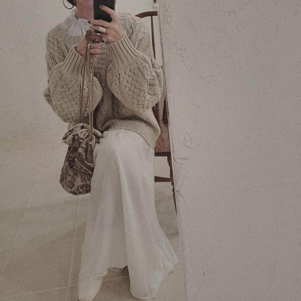 neokazumiさんのインスタグラム写真 - (neokazumiInstagram)「﻿ key neck knit🐏﻿ ﻿ #ariesmirage#ariesmirageselect#ootd#neokazumi」11月9日 19時36分 - neokazumi