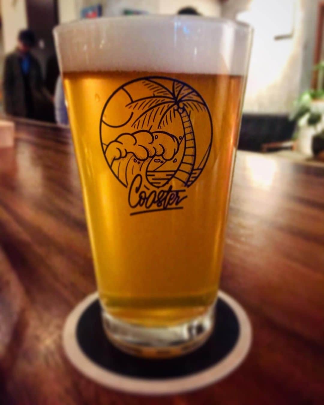 Julen Esteban-Pretelのインスタグラム：「Enjoying my last night in Tokyo before heading back to NY with a great beer at @coastertokyo in Shimo-Kitazawa.  #TOURDREAMS #JulenPhoto #coastertokyo #craftbeer #ArtExhibitions」