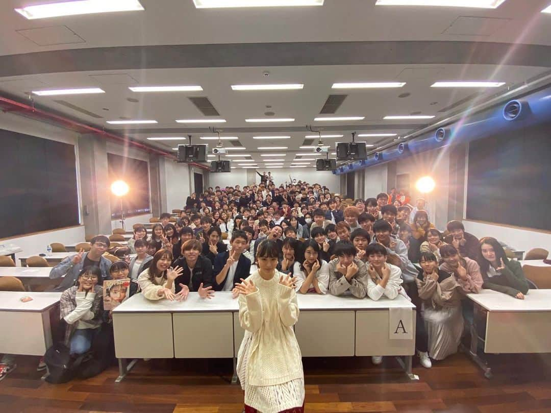 大友花恋さんのインスタグラム写真 - (大友花恋Instagram)「本日の北九州市立大学ひびきのキャンパス響嵐祭トークショー、ありがとうございました😊 皆さんと近い距離でお話できて、本当に本当に楽しかった、、、✨ またすぐにお会いできますように。」11月9日 19時57分 - karen_otomo