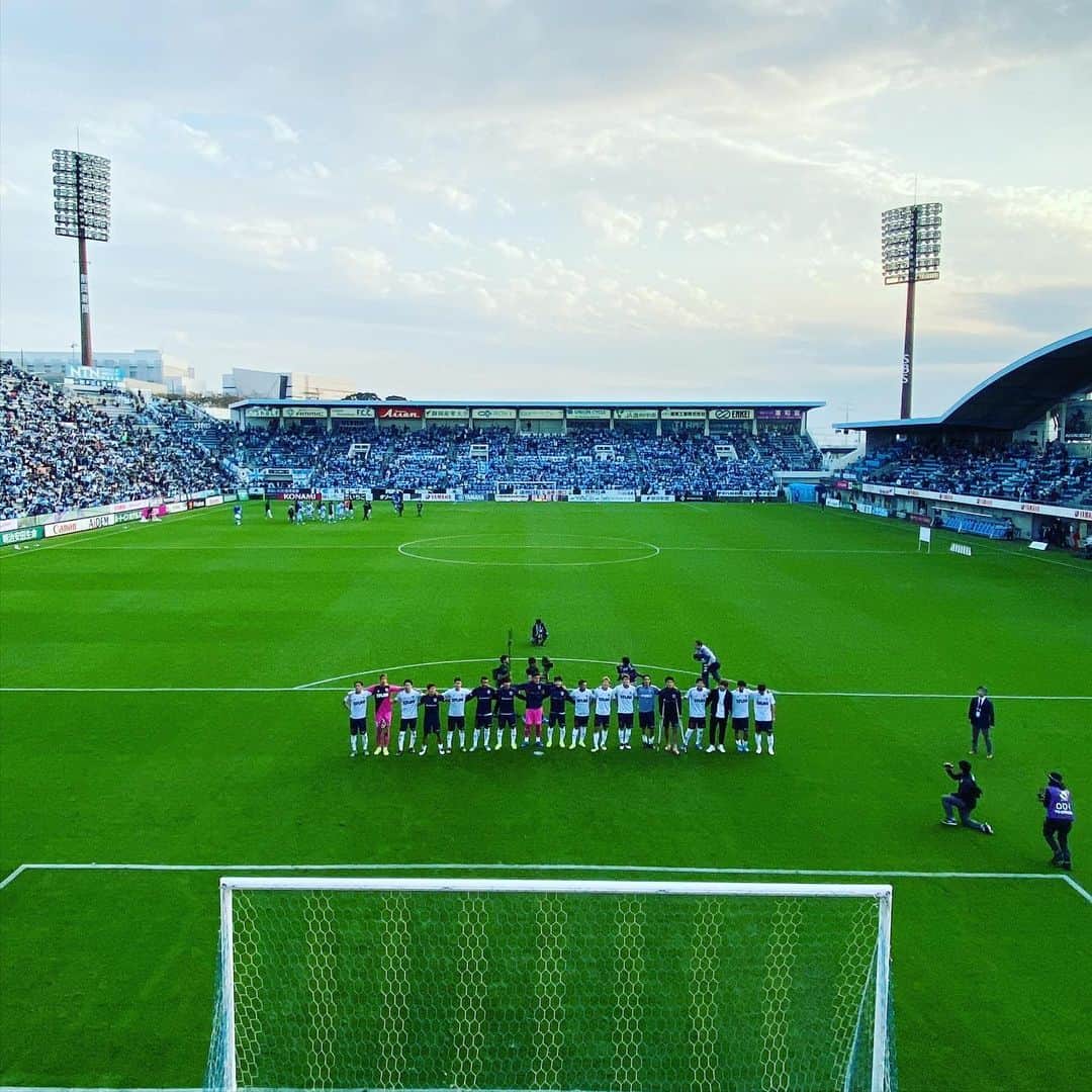 植田朝日のインスタグラム：「🔵🔴﻿ ﻿ 味スタに首位で帰れるぜ‼️﻿ ﻿ アウェー8連戦なんて、もう2度とないんだろうね。﻿ ﻿ 俺たちもチームと共に経験を積めたんじゃないかな⁉️﻿ ﻿ 残り３つ、一つずつ大切に戦いましょう。﻿ ﻿ バモ トーキョー﻿ ﻿ #tokyo12 #アウェー8連戦﻿ ﻿」