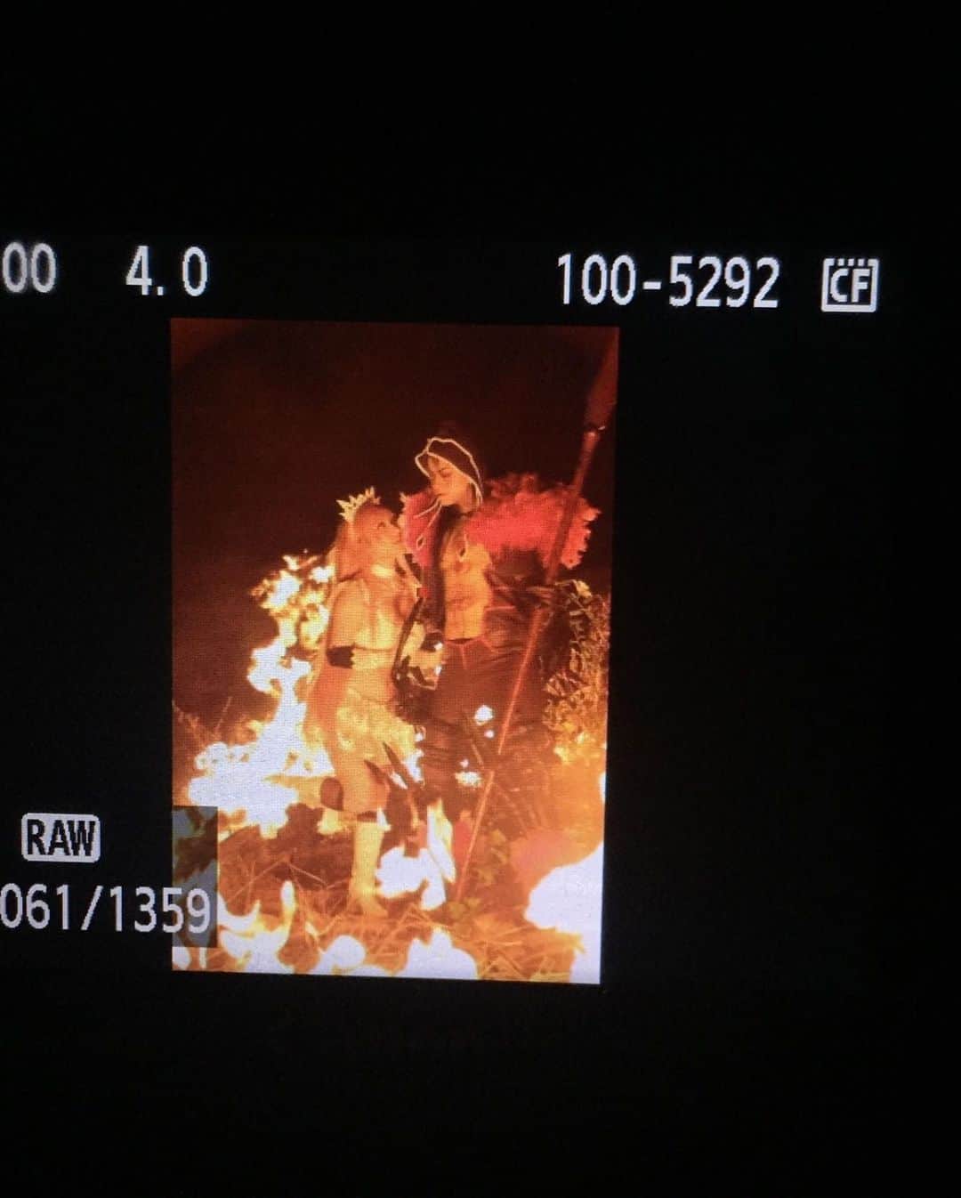 千尋さんのインスタグラム写真 - (千尋Instagram)「今天去參加了日本的Cosplay攝影會！！ 主辦單位準備超周到的 還有黑輪可以吃 第一次拍火焰攝影超酷啊啊啊啊  #山中湖廃墟」11月9日 20時47分 - chihiro_chang