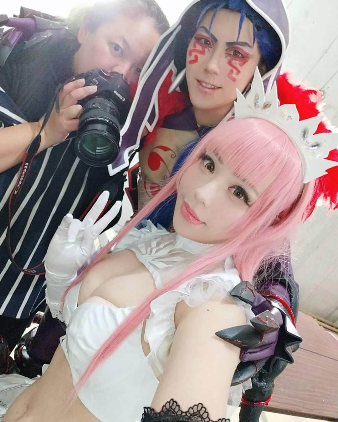 千尋のインスタグラム：「今天去參加了日本的Cosplay攝影會！！ 主辦單位準備超周到的 還有黑輪可以吃 第一次拍火焰攝影超酷啊啊啊啊  #山中湖廃墟」