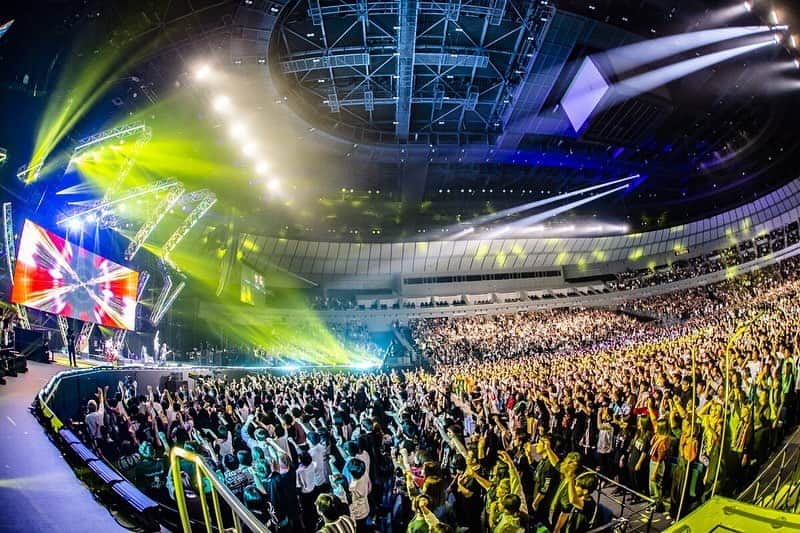 藤原広明のインスタグラム：「横浜アリーナ『バズリズム LIVE 2019」  バズリズムLIVEのあなたにびっくらぶっ！！🦍🦍🦍🦍 photo by @cazrowAoki」