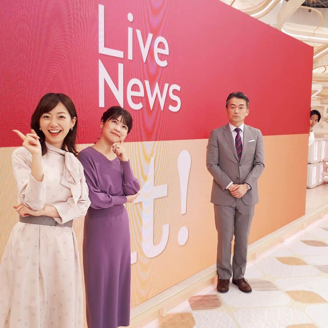 フジテレビ「プライムニュース イブニング」さんのインスタグラム写真 - (フジテレビ「プライムニュース イブニング」Instagram)「きょうは 天皇陛下の即位を祝う『国民祭典』を 中心にお伝えしました。﻿ あすは午後3時より 『即位祝賀パレード』が行われます。﻿ フジテレビでも 午後2時35分～特別番組を放送し、 パレードの模様を完全生中継❗️。﻿ そのあと午後5時30分～は 『Live News it!』ですよ☺️。﻿ あわせて番組を宜しくお願いします🙂。﻿ ﻿ きょうも放送が終わって3人で📸﻿。 んんっ❓❓。﻿ スタジオの隅から顔を出しているのは誰😁😁。﻿ ﻿ #竹内友佳﻿ セットアップ #tiara @tiara_melrose﻿ アクセサリー #お世話や @osewaya_official﻿ #奥寺健 @fujitv_announcer﻿ #内田嶺衣奈 @reina.uchida﻿ ワンピース #celford @celford_official﻿ ﻿ #11月9日 #119番の日 #ベルリンの壁崩壊の日 #国民祭典 #小春日和 #あすも秋晴れ #即位祝賀パレード﻿ #加藤綾子 #風間晋 #木村拓也 #酒井千佳 #荘口彰久 #副島淳 #福原直英 #佐々木恭子 #小澤陽子 #海老原優香 #安宅晃樹 #石本沙織 #新美有加 #フジテレビ #アナウンサー #ライブニュースイット」11月9日 20時43分 - livenews_it