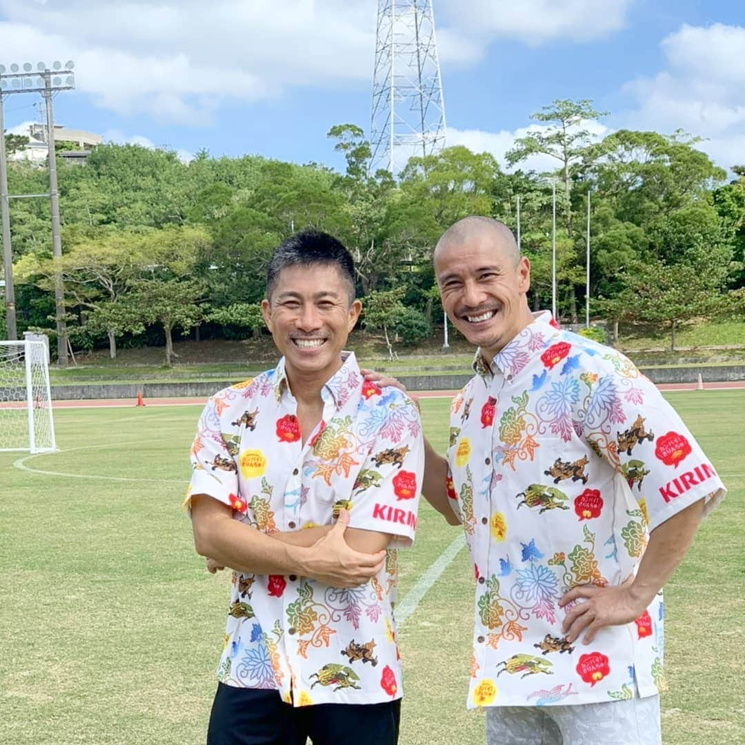 前園真聖さんのインスタグラム写真 - (前園真聖Instagram)「年内最後のKIRINさんのサッカー教室は沖縄でした⚽ #KIRIN #soccer #サッカー #沖縄 #かりゆしウェア  #前園真聖」11月9日 20時48分 - maezono_masakiyo