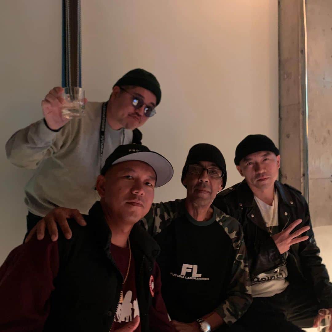 MIGHTY CROWNのインスタグラム：「Bless up @futuradosmil di boss  Waiting on @13thwitness fi forward next week  #glo #futura collab gathering #music brought me here」