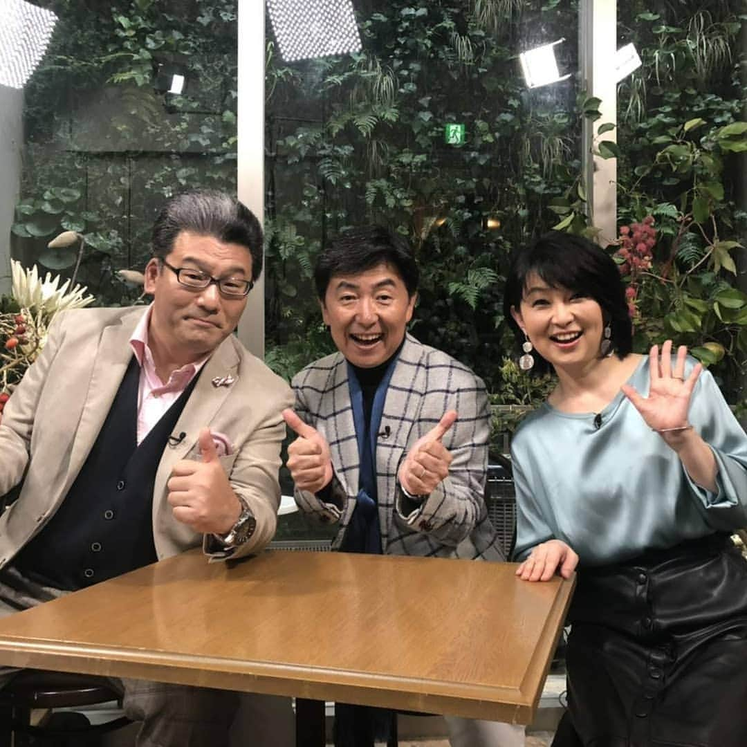 小島奈津子さんのインスタグラム写真 - (小島奈津子Instagram)「2019*11*9 明日11/10(日) フジテレビ 朝7:00～ #ボクらの時代 に出演します。 ． 笠井アナ フジテレビ卒業記念！ 2時間ノンストップでたっぷりトークしました。どんな30分になるのやら？！ ． #軽部アナ #笠井アナ #それぞれ7期5期先輩 #それでも同世代と扱ってもらえるのが嬉しい」11月9日 21時07分 - kojimanatsuko_official