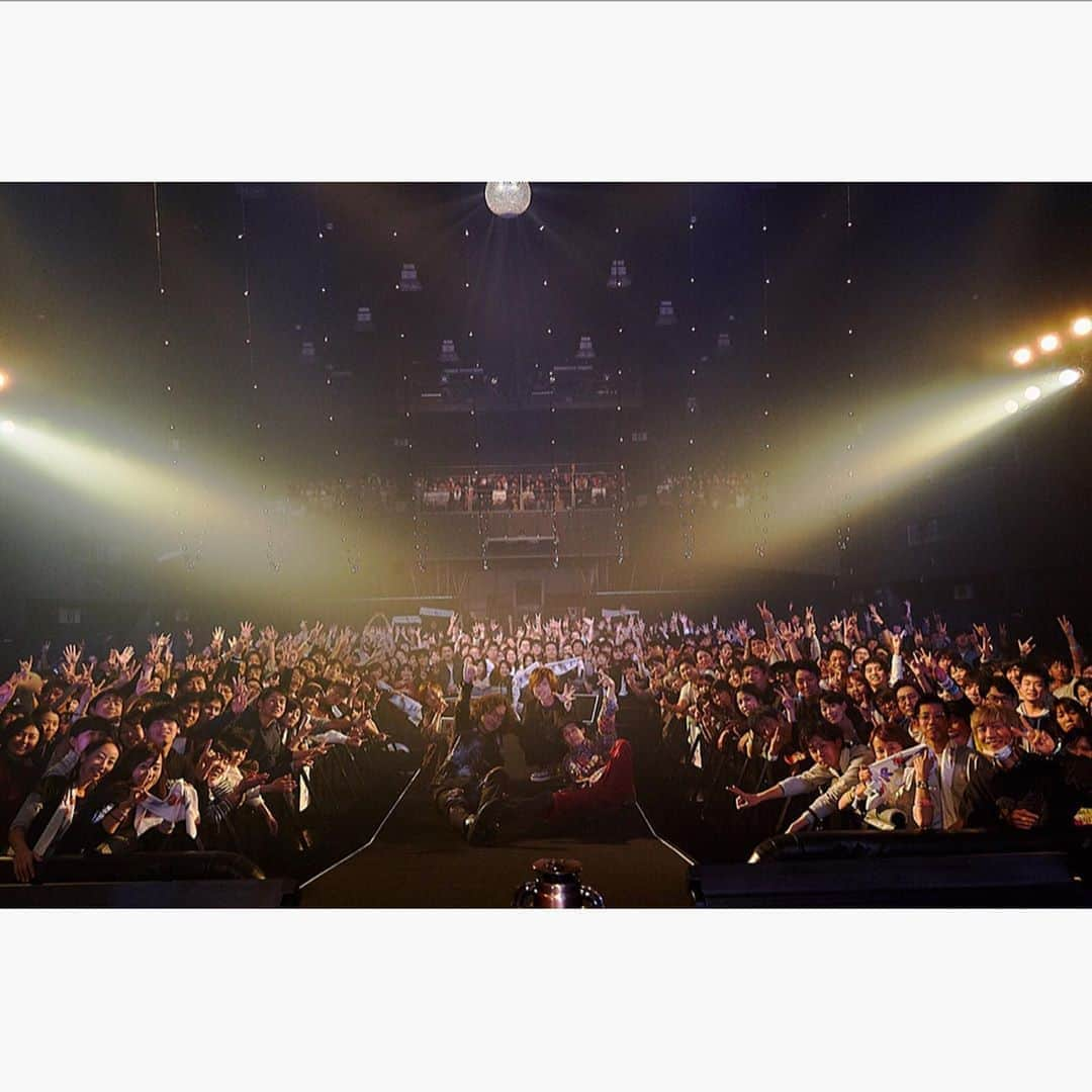 yuiさんのインスタグラム写真 - (yuiInstagram)「アップするのが遅くなってしまいましたが、Zepp DiverCity(東京)とZepp Sapporo(北海道)の写真です！全公演撮りたいくらいだった！！皆ありがとう！！ ． ．  It was late to upload, but this is a photo of Zepp DiverCity (Tokyo) and Zepp Sapporo (Hokkaido)! I wanted to take all the performances!」11月9日 21時17分 - yui_flower_flower