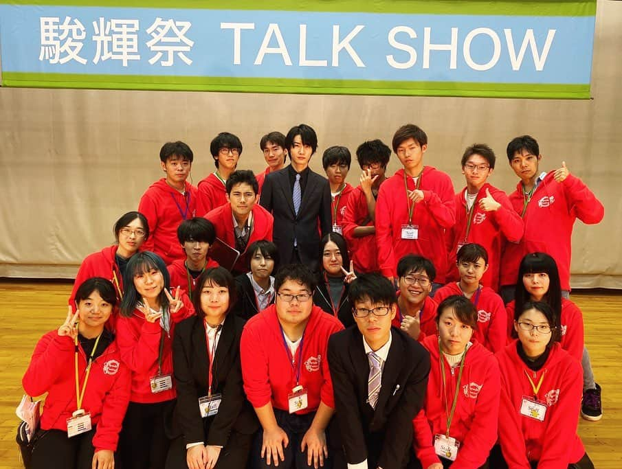 桜田通さんのインスタグラム写真 - (桜田通Instagram)「今年も学園祭トークショーに呼んで頂き、ありがとうございました！各校の実行委員会の皆様、お世話になりました✨  名古屋女子大学『第69回 名女大祭 2019』 鶴見大学『第55回 紫雲祭』 日本女子大学 西生田キャンパス『第29回 日女祭』 駿河台大学『第33回 駿輝祭』 清泉女子大学『第60回 清泉祭』 ノートルダム清心女子大学『第56回 NDSU大学祭』  トークショーに来て下さった皆様もありがとうございました！ 各校の個性があったり、直接皆さんにお会いできる機会、とても楽しかったです✨ そして学園祭でもアルマーニのスーツにお世話になりました🔥 そして一校だけ、気まぐれRick owens🤘  またどこかでお会いできますように✨  #giorgioarmani #armani #rickowens」11月9日 21時30分 - dorisakurada