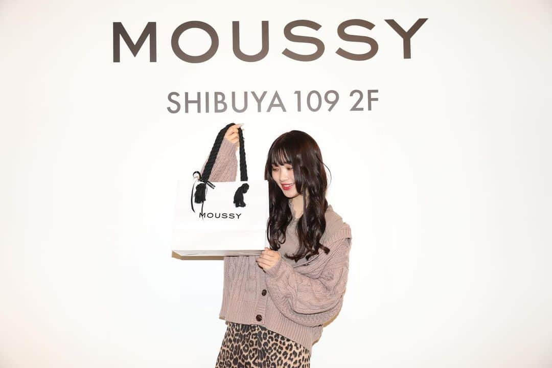 平野夢来（ゆぴぴ）さんのインスタグラム写真 - (平野夢来（ゆぴぴ）Instagram)「@moussyofficial ｻﾝ  #MOUSSY #MOUSSY_PR ・ ・ ・ ・ #デジタル超十代 の合間にひょこっとお邪魔させて頂きました⸜❤︎⸝ とても可愛い服や小物がいっぱいで楽しかったﾃﾞｽ⸜❤︎⸝ ・ ・ ・ MOUSSY SHIBUYA109」11月9日 21時38分 - __s2.yu_