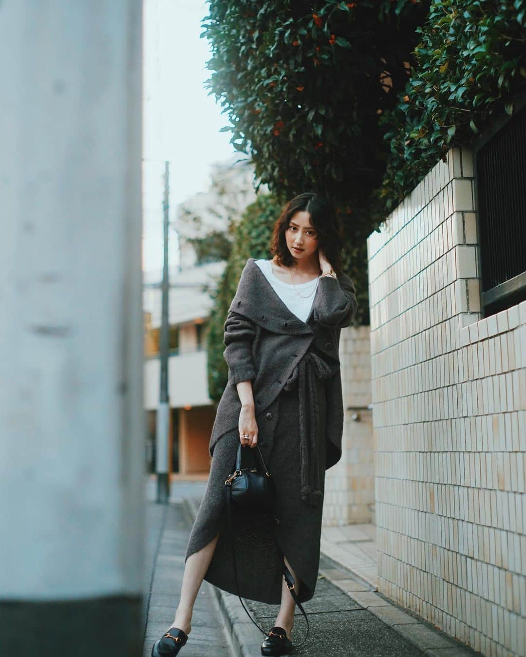 河北麻友子さんのインスタグラム写真 - (河北麻友子Instagram)「FASHION TOP: James Perse CARDIGAN&SKIRT: AKANE UTSUNOMIYA SHOES&BAG: Gucci #FASHION #OOTD #麻友コーデ #MayuPics #麻友ぴく」11月9日 21時59分 - mayukokawakitaofficial