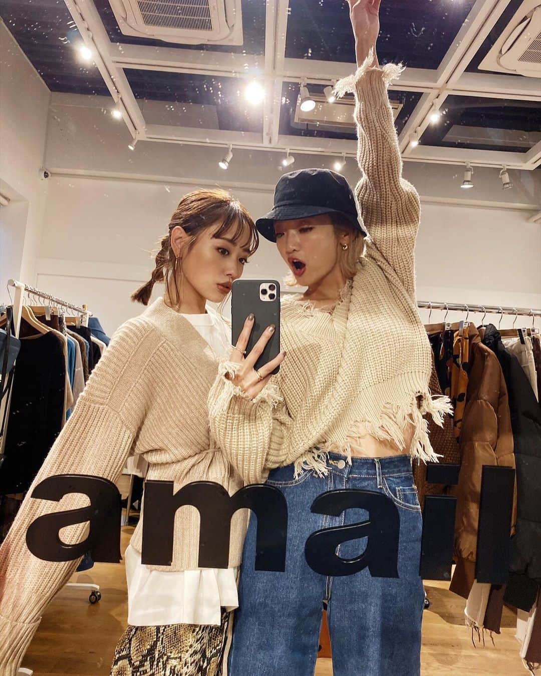 三方美穂さんのインスタグラム写真 - (三方美穂Instagram)「@amail_official 大阪popupも明日で最終日🧡 お母さんが差入れに持ってきてくれた大量の筑前煮、 明太子卵焼き、ビックおにぎり🤤 ビックサイズのおにぎりは昔から変わりません🍙笑 どれも最高に美味しかったな〜 明日も頑張れそう🧡 #母の味 #大阪 #popup #amail #明日が最終日 #アマイル」11月9日 22時27分 - mihomikata