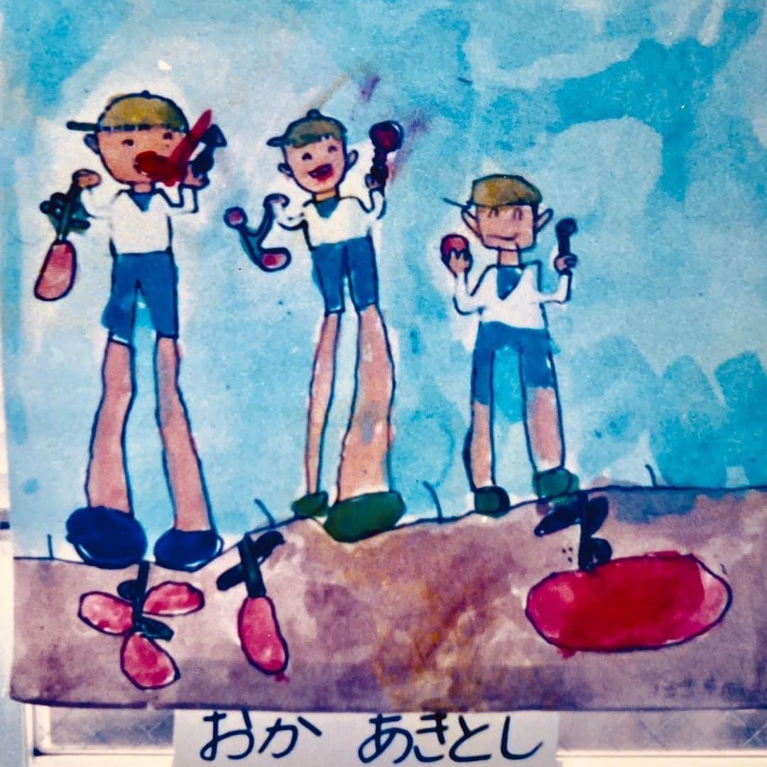 岡崎体育さんのインスタグラム写真 - (岡崎体育Instagram)「左のやつもう無理して笑わんでいい！救急車呼んだってくれ！」11月9日 22時35分 - okazaki_taiiku