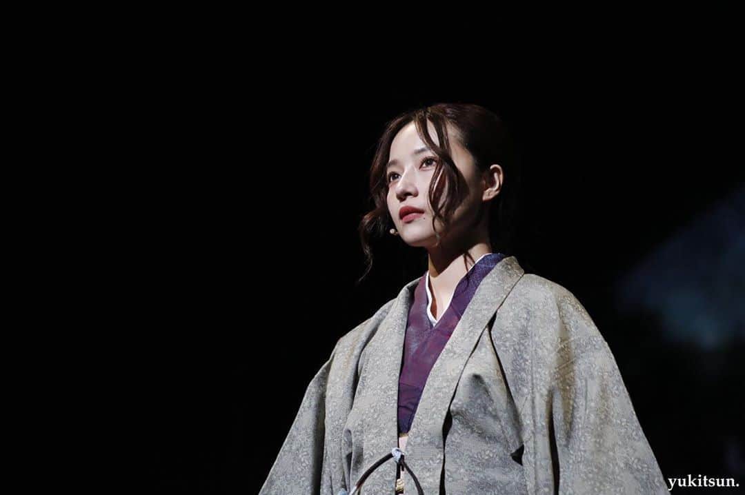 のインスタグラム：「#dailylook . 舞台⚔️《仁義なき戦い》 . 11/9初日2回公演 無事終了しました✨🙌🏻 . 素敵な経験をさせていただいてます😌 明日からも、楽しみです☺️ . . 鈴江ちゃん😌♡ . . #博多座 #ゆきつんカメラ 📸」