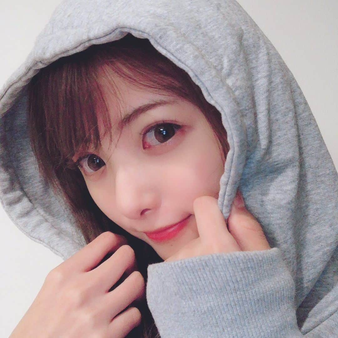 岡田栞奈のインスタグラム：「楽しかった1日だ♡ #休日 #最近充実 #楽しいこといっぱいしたい  #本日のコーデ#フード女子 #お好きですか」