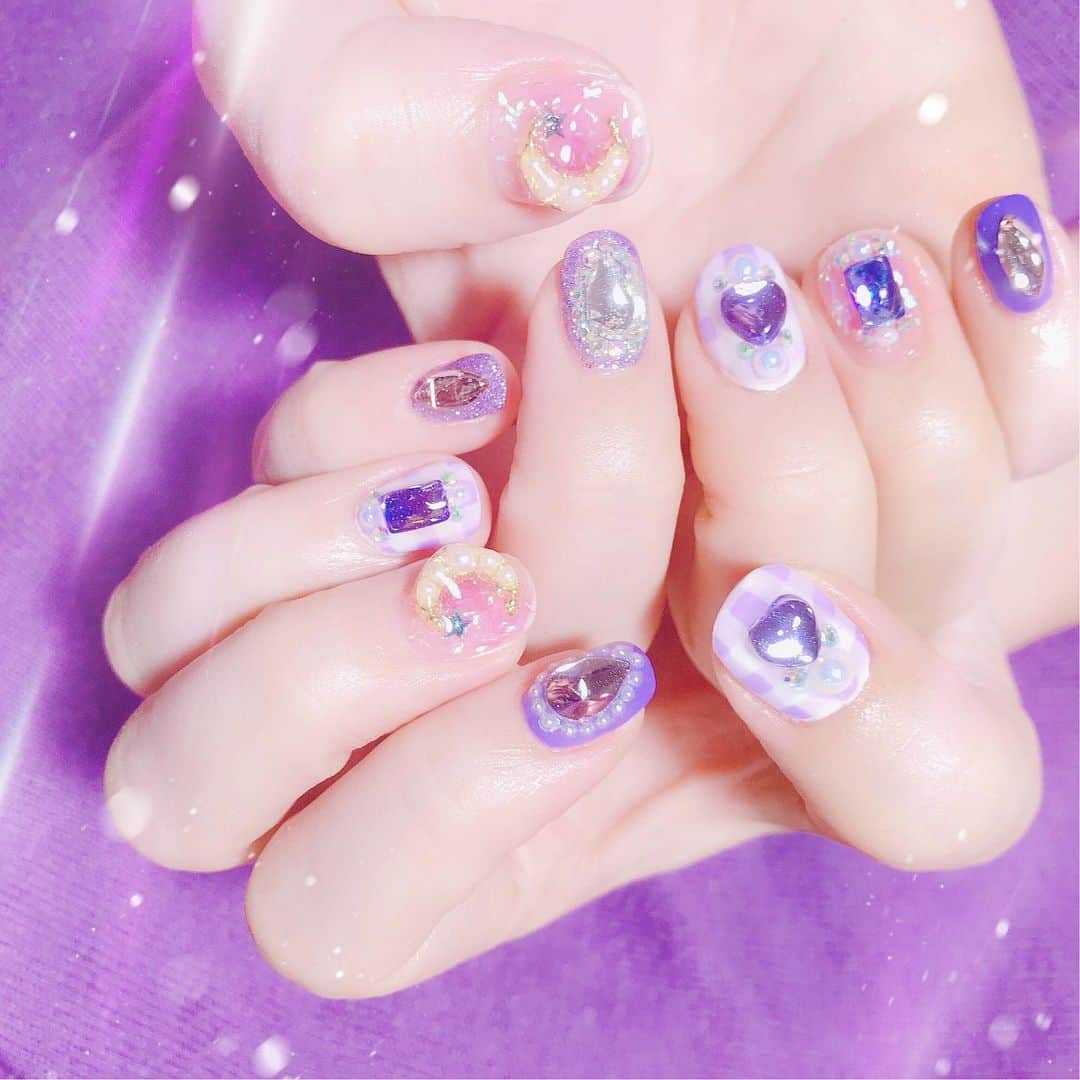 なかやまちえこさんのインスタグラム写真 - (なかやまちえこInstagram)「purple💫 #nail #nails #nailart #ネイル #美甲 #ネイルアート  #clou #nagel #ongle #ongles #unghia #japanesenailart #manucure #네일 #젤네일 #네일아트 #네일리스트 #japanesenails #manicurist #gelnails #أظافر #ゆめかわネイル #ゆめかわ #kawaii #大久保ちか　ちゃん」11月9日 23時27分 - chiekonakayama