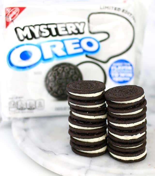 OREOさんのインスタグラム写真 - (OREOInstagram)「If we had $50,000 for every time we guessed the mystery flavor right...well we'd have $0. That means it's still up to you to guess the flavor on MysteryOREO.com! 📷: @snacksalldayeveryday」11月10日 0時01分 - oreo