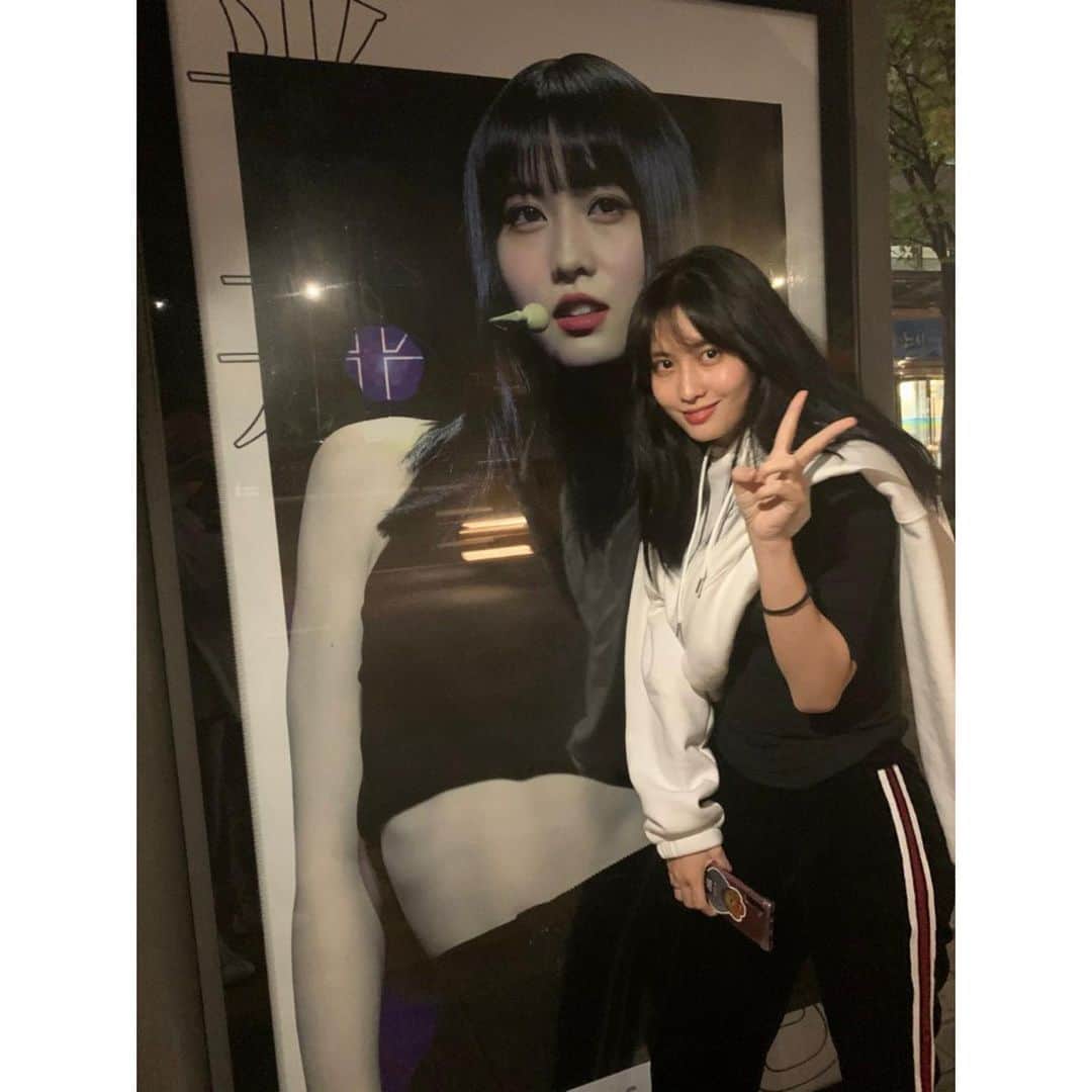 TWICEさんのインスタグラム写真 - (TWICEInstagram)「12시 지났지만..오늘(어제 ㅋㅋ) 행복한 생일로 해줘서 너무너무 고마워요♡♡ 너무 재밌었고 행복했엉 ㅎㅎ♡ 원스들이 해준것들도 다 봤어용 ㅎㅎ」11月10日 0時16分 - twicetagram