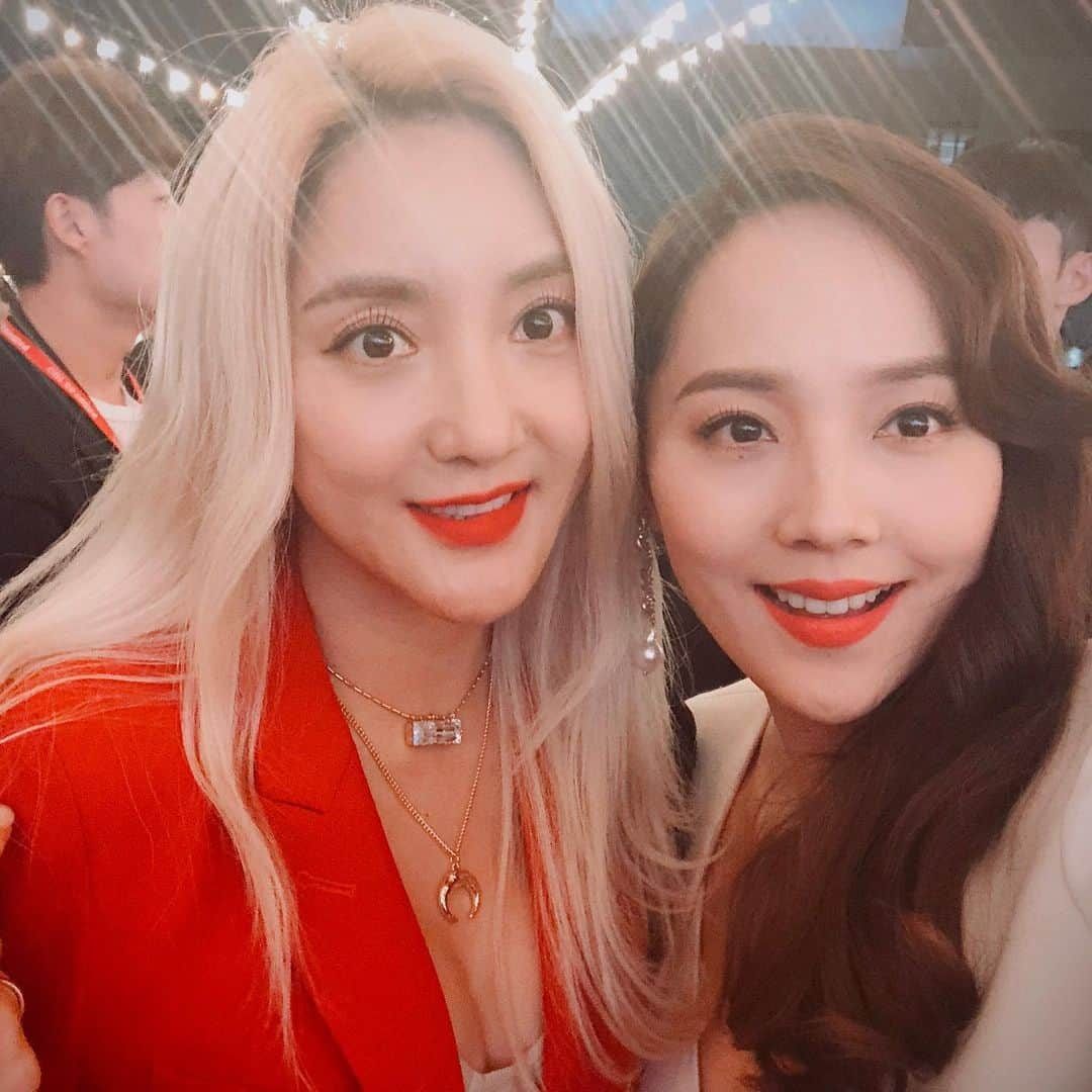 ユジンさんのインスタグラム写真 - (ユジンInstagram)「제1회 #강릉국제영화제 #GIFF 오랜만에 #바다 #유진 함께하는 스케줄~ 그리고 나와 늘 함께하는 남자들~! #inncompany 성원대표님~그리고 방송좀타본 우리 #고산 매니저님~ #보이드바이박철 #관리끝판왕 #싱글남 박철원장님~! 좋은 사람들과 함께라 더더 즐거운 나의 일터~!」11月10日 0時11分 - eugene810303