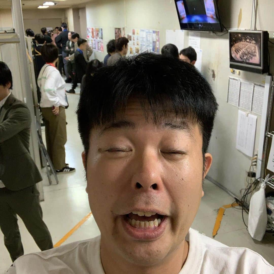 西川晃啓さんのインスタグラム写真 - (西川晃啓Instagram)「気絶M-1予選  3回戦ともなると楽屋も緊張感があって気絶  #あるある探検隊#レギュラー#気絶#気絶の日々#ギャグ#えむわんグランプリ #予選#3回戦#司会#みんな#爆笑#お客さん#最高#漫才#いよいよ#佳境」11月10日 0時13分 - kizetu