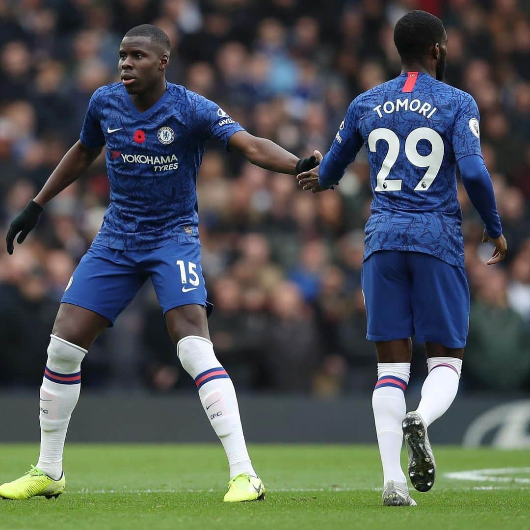 クル・ズマさんのインスタグラム写真 - (クル・ズマInstagram)「6 @premierleague wins a row ⚽️🙌🏿 and clean sheet 🙏🏿😍 #lazoumance @chelseafc」11月10日 1時25分 - kurtzouma