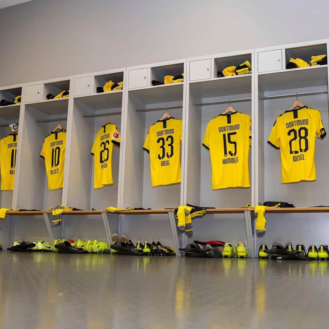 ボルシア・ドルトムントさんのインスタグラム写真 - (ボルシア・ドルトムントInstagram)「💛 It’s what you‘ve all been waiting for: #bvb Team News! 👉 #FCBBVB」11月10日 1時30分 - bvb09