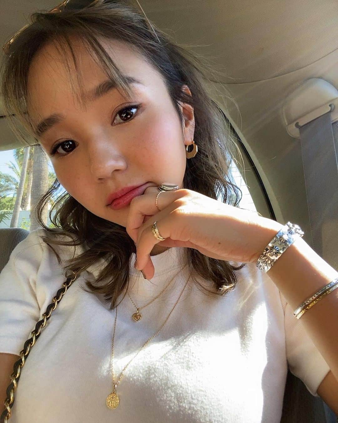 宮崎絹子さんのインスタグラム写真 - (宮崎絹子Instagram)「Jewelry🍒 designed by me! デザインしたジュエリー達 もうすぐでいろんなお知らせができるとおもいます やっとだ〜 みんなもう少しまっててね #前髪きりました　#LA #Jewelry @smokyblue_official #smokybluejewelry #babykiy_LA」11月10日 11時57分 - babykiy