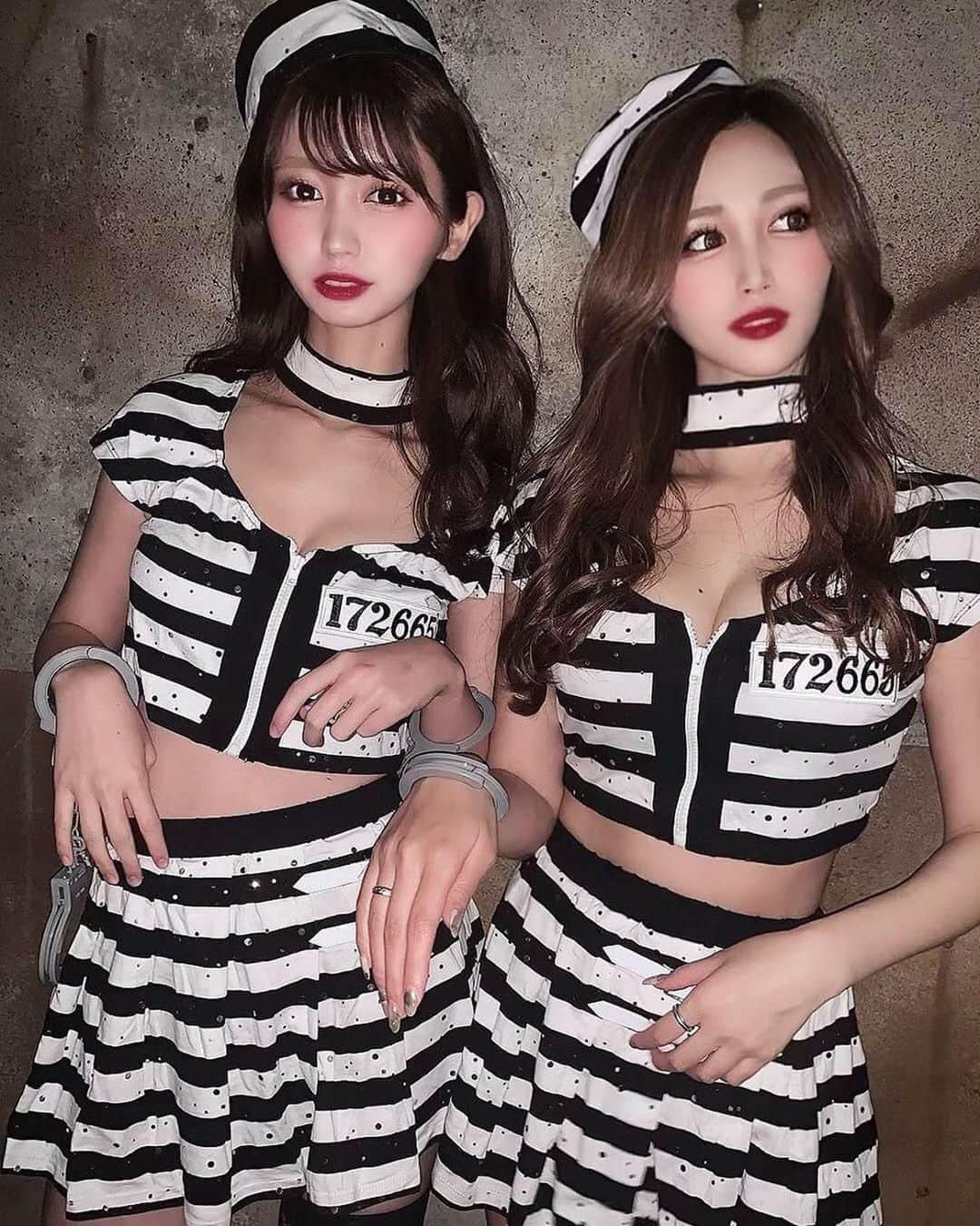 美女美容事情さんのインスタグラム写真 - (美女美容事情Instagram)「《仲良し2人の囚人コスプレ👯‍♀️💕》⠀ *⠀ リポストを使って、素敵な写真📷✨を投稿されてる方を紹介させて頂く⠀⠀⠀⠀ 【💄美女美容事情💅】のコーナーです✨⠀ *⠀⠀⠀⠀⠀⠀⠀ いいねやコメント、フォローして応援してね❤︎🥰🎶⁣⠀ *⠀⠀⠀⠀⠀⠀⠀ 今回ご紹介させて頂きますのは❤︎⠀ あやちさん< @o.aya_1127 >とさーぽんさん< @rk_27829 >の素敵なお写真📸⠀ *⠀ お二人とも可愛すぎます🥰ちなみにさーぽんさんは初コスプレだったそうですよ😆⠀ クオリティ高すぎて見惚れてしまいます❤️✨⠀ *⠀⠀ あやちさんとさーぽんさんのアカウントには他にも素晴らしい投稿が沢山ありますので是非覗いてみてくださいね💁‍♀️💙⠀ *⠀⠀ あやちさん< @o.aya_1127 >、さーぽんさん< @rk_27829 >⠀ 素敵な投稿ありがとうございました☺️📸✨⠀⠀⠀⠀⠀⠀⠀⠀ △▼△▼△▼△▼△▼△▼△▼△▼△▼⠀⠀⠀⠀⠀⠀⠀⠀⠀⠀⠀⠀⠀⠀⠀⠀⠀⠀⠀⠀⠀⠀⠀⠀⠀⠀⠀⠀⠀⠀⠀⠀⠀ ❤🧡💛「美女美容事情」💚💙💜⠀⠀⠀⠀⠀⠀⠀⠀⠀⠀⠀⠀⠀⠀⠀ 👇掲載ご希望の方は👇⠀⠀⠀⠀⠀⠀⠀⠀⠀⠀⠀⠀⠀⠀⠀⠀ @b_b_j.jタグ付けと🖤 # ビジョビ⠀🖤⠀⠀⠀⠀⠀⠀⠀⠀⠀⠀⠀⠀⠀⠀⠀ をタグ付けお願いします✨⠀⠀⠀⠀⠀⠀⠀⠀⠀⠀⠀⠀⠀⠀⠀⠀ ――――――――――――――――⠀⠀⠀⠀⠀⠀⠀⠀⠀⠀⠀⠀⠀⠀⠀⠀⠀⠀⠀⠀⠀⠀⠀ ～姉妹アカウントのご紹介～⠀⠀⠀⠀⠀⠀⠀⠀⠀⠀⠀⠀⠀⠀⠀⠀⠀⠀⠀⠀⠀⠀⠀⠀⠀⠀⠀ ◇美容情報を紹介している«美女美容事情～Beauty～»⠀⠀⠀⠀⠀⠀⠀⠀⠀⠀⠀⠀⠀⠀⠀⠀⠀⠀⠀⠀⠀⠀⠀⠀⠀⠀ ( @b_b_j.j_b )⠀⠀⠀⠀⠀⠀⠀⠀⠀⠀⠀⠀⠀⠀⠀⠀⠀⠀⠀⠀⠀⠀⠀⠀⠀⠀⠀ ◇美しい旅スポット紹介をしている«美 spot»⠀⠀⠀⠀⠀⠀⠀⠀⠀⠀⠀⠀⠀⠀⠀⠀⠀⠀⠀⠀⠀⠀⠀⠀⠀ ( @b__spo )⠀⠀ ⠀⠀⠀⠀⠀⠀⠀⠀⠀⠀⠀⠀ よかったらこちらも覗いてみてね✨⠀ ――――――――――――――――⠀⠀⠀ #ハロウィン #ハロウィンメイク ⠀⠀ #ハロウィンコスプレ #ハロウィン仮装 ⠀⠀ #ハロウィン🎃 #ハロウィーン ⠀⠀ #ハッピーハロウィン #おばけ ⠀⠀ #囚人 #美白 ⠀ #スタイル抜群 #楽しい⠀⠀⠀⠀⠀⠀⠀⠀⠀⠀⠀ #女子旅行 #キラキラ ⠀⠀⠀⠀⠀⠀⠀⠀⠀⠀⠀ #カメラ女子部 ⠀⠀⠀⠀⠀⠀⠀⠀⠀⠀⠀⠀⠀⠀ #美意識向上 ⠀⠀⠀⠀⠀⠀⠀⠀⠀⠀⠀ #美活 #コスプレ ⠀⠀ #くびれ #美肌⠀⠀⠀⠀⠀⠀⠀⠀ #大人可愛い #大人女子 ⠀⠀⠀⠀⠀⠀⠀⠀⠀⠀⠀ #女子力 #女子力up ⠀⠀⠀⠀⠀⠀⠀⠀⠀⠀⠀ #goodtime ⠀⠀ #nicepic⠀⠀ #naturalbeauty」11月10日 11時59分 - b_b_j.j