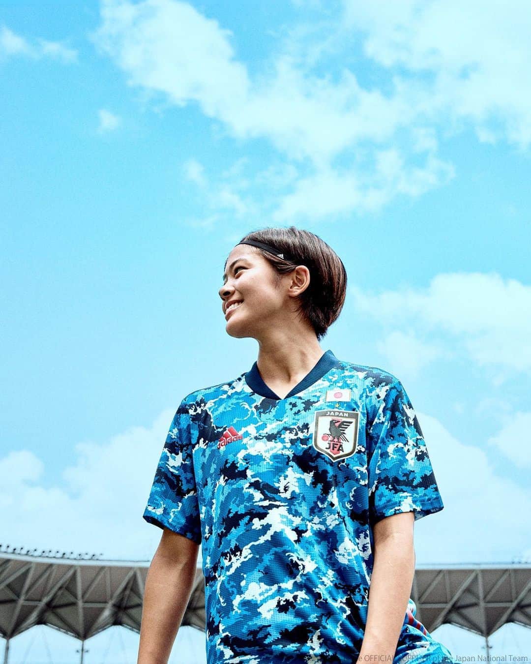 ADIDASTOKYOさんのインスタグラム写真 - (ADIDASTOKYOInstagram)「“憧れの舞台で活躍する。” #小林里歌子 @kobayashi_rikako⁣ ⁣ 一人一人に違ったストーリーの空がある。#見上げる空はひとつだ 。⁣ ⁣ 最高の”日本晴れ”へ。⁣ ⁣ 📸@nishimuphoto⁣ #サッカー日本代表 #daihyo #adidastokyo #アディダス」11月10日 12時00分 - adidastokyo