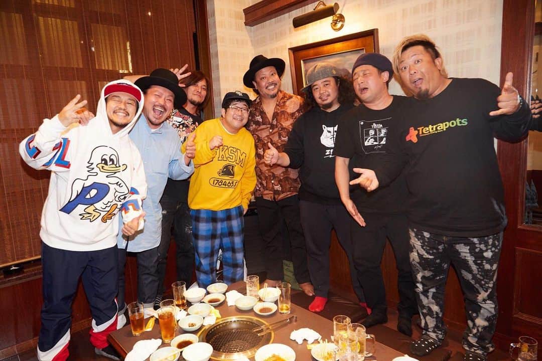 のインスタグラム：「‪真夜中の仲良しおじさん‬ ‪#写真は村井香さん　‬ ‪#MONGOL800  #デカスロン‬ ‪　‬」