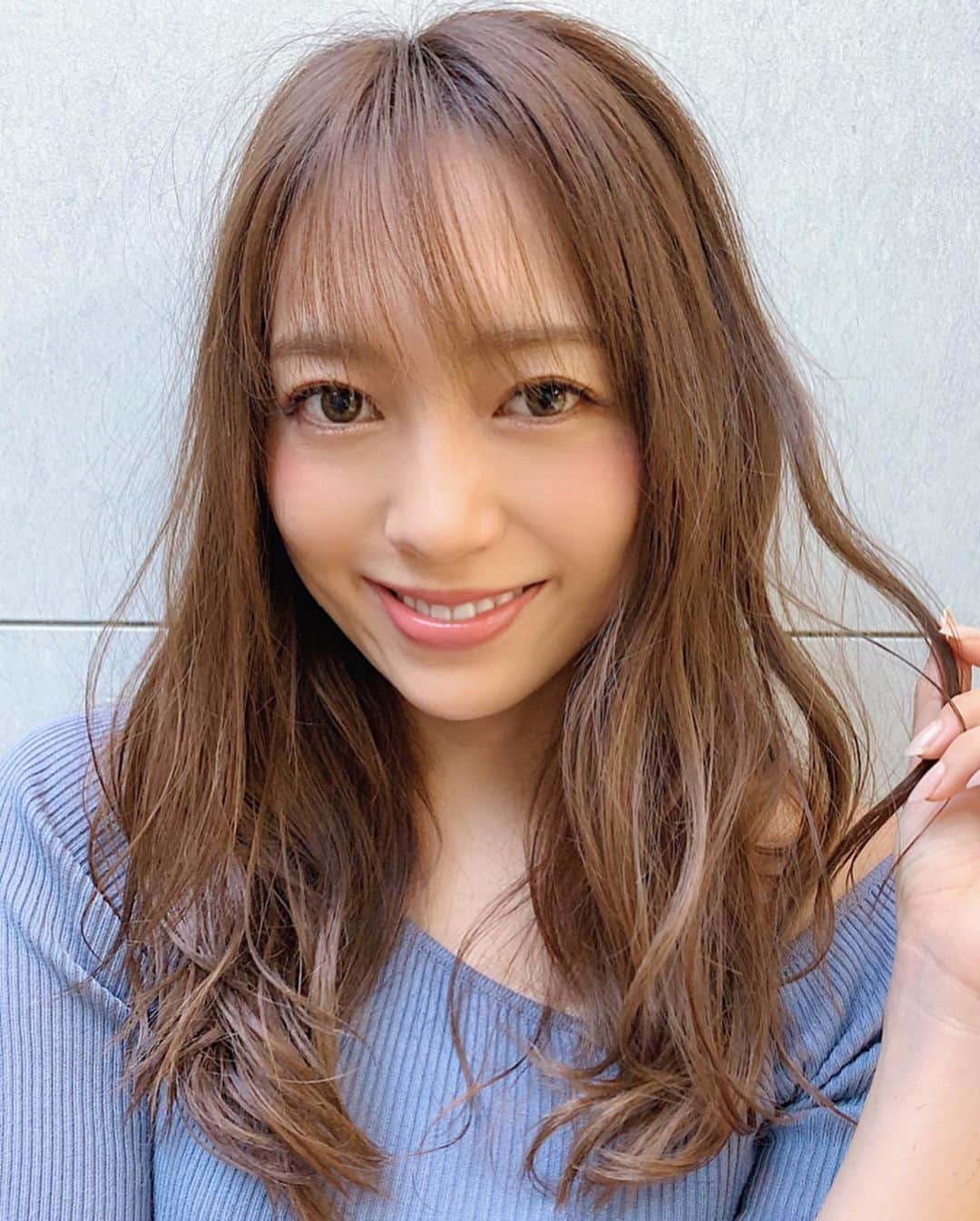 唯可（yuika）さんのインスタグラム写真 - (唯可（yuika）Instagram)「前髪を切り落としました🥺 . . 前髪ってめちゃくちゃ大事だから センス抜群な美容師さんにしか お願いしないんだけど←上から目線うざめ @h.d_fukunagataichi さんやっぱり カットうまかった💫動画見てね🤤🧡 . . . . #前髪#カット#ヘアメイク#美容室#動画#ヘア動画#前髪カット」11月10日 12時34分 - yu.i.k.a