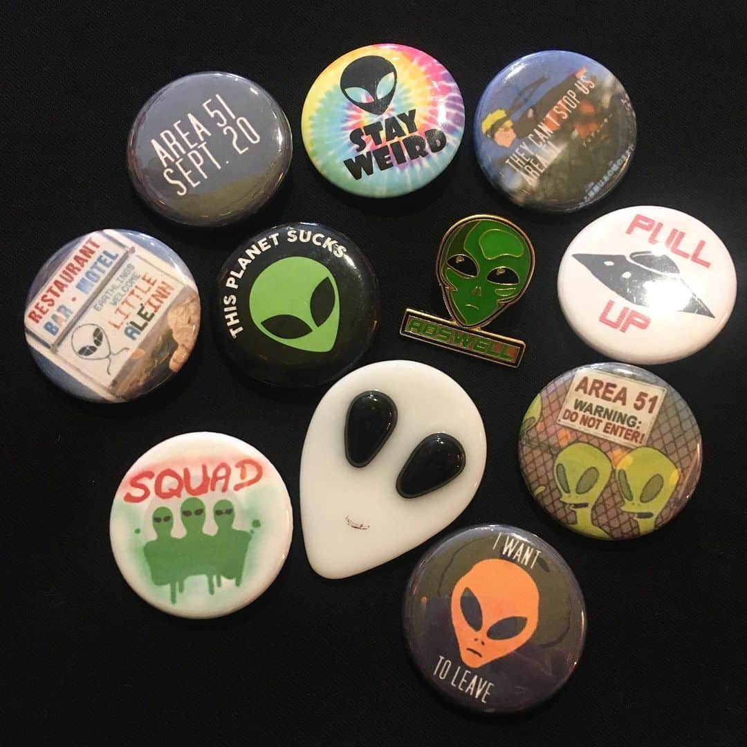 おもちゃやSPIRALさんのインスタグラム写真 - (おもちゃやSPIRALInstagram)「ALIEN Button&Pins 入荷しました！  1000〜1800円です！」11月10日 12時35分 - spiral_toy