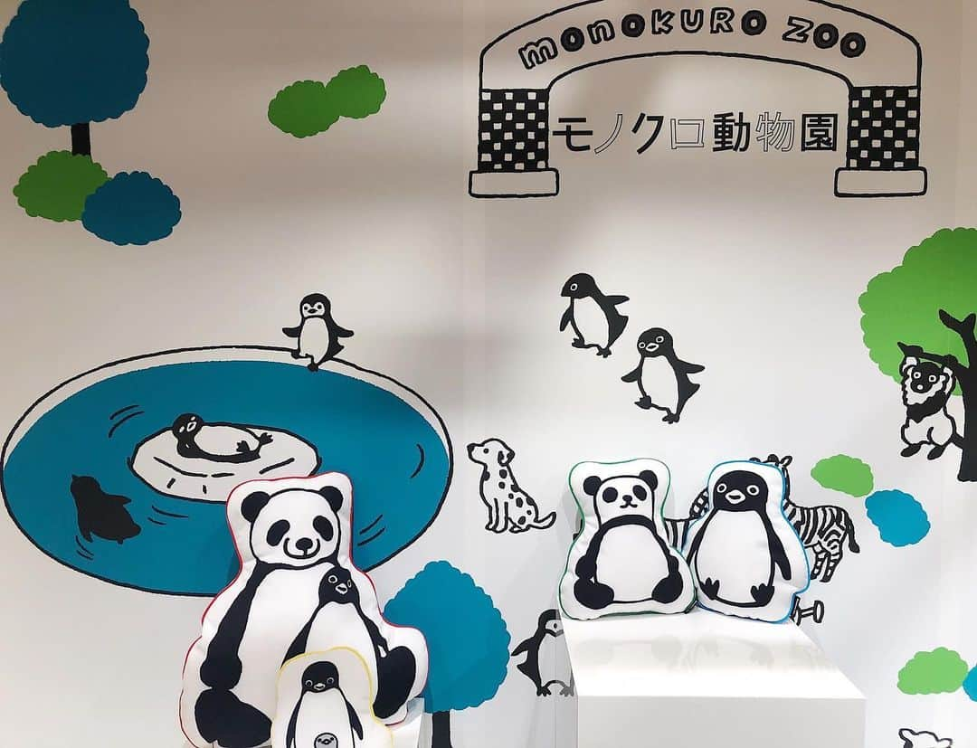 ISETAN PARK netさんのインスタグラム写真 - (ISETAN PARK netInstagram)「白と黒の動物たちが主役！﻿ JR東日本のICカード「Suica」のキャラクターなどでおなじみの人気イラストレーター坂崎千春の「モノクロ動物園」が開園🐧🐼✨﻿ ﻿ ＜sakazaki chiharu＞  モノクロ動物園﻿ 2019.11.6 wed - 11.12 tue﻿ 伊勢丹新宿店本館2階＝センターパーク/ザ・ステージ#2﻿ ﻿ #坂崎千春 #JR東日本 #JR東日本キャラクター #モノクロ動物園 #動物 #ペンギン #suicaキャラクター #キャラクター #suica #動物園 #動物キャラクター #伊勢丹 #新宿伊勢丹 #伊勢丹新宿店 #新宿 #伊勢丹新宿」11月10日 13時00分 - isetan_shinjuku