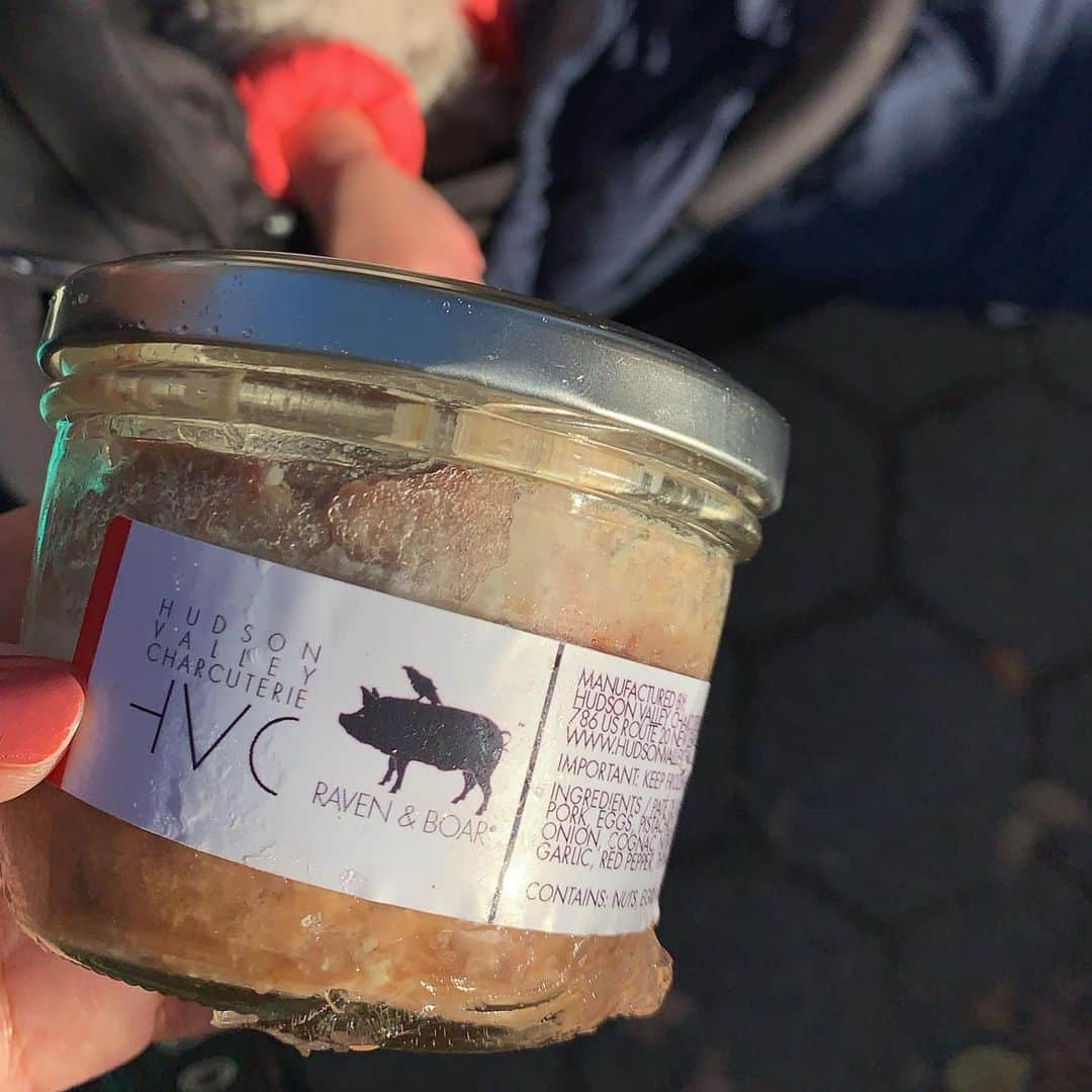 大塚良子さんのインスタグラム写真 - (大塚良子Instagram)「ハムとグリルチーズのなんて事ないサンドイッチなんだけどめちゃくちゃ美味しくてハマってる。 食べた後は#fortgreenpark で遊んで#farmersmarket で野菜と美味しいパテを買う休日。 #weekendvibes #nyc」11月10日 13時13分 - ryokokonami