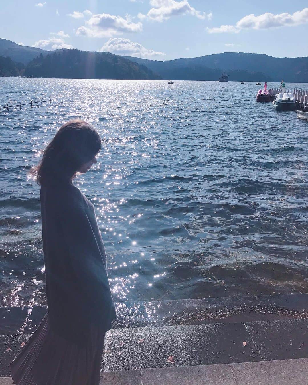 荒木沙織さんのインスタグラム写真 - (荒木沙織Instagram)「アメトークの影響うけて神社にきたっ！ . . . . . #芦ノ湖」11月10日 13時15分 - sao__0813