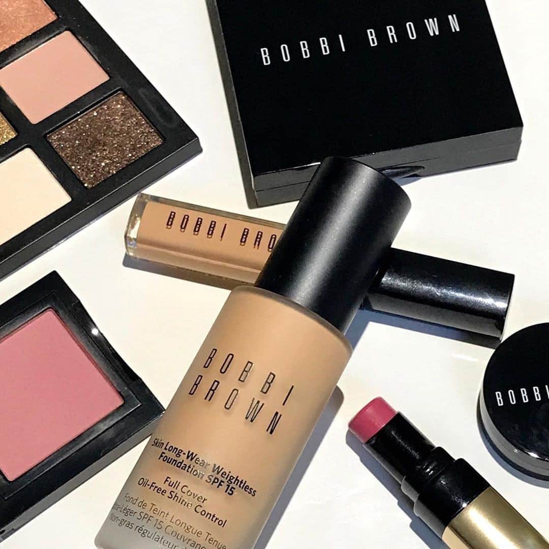 のインスタグラム：「The foundation that goes with everything. Shop #SkinLongWear Weightless Foundation SPF, and all of your must-haves, for 20% off on bobbibrown.com  Pc: @antique_rose_lifestlye  #bobbibrown #liquidfoundation #foundation #fallmakeup #wintermakeup #motd #naturalmakeup #everdaymakeup #sale #beautysale #makeupsale」