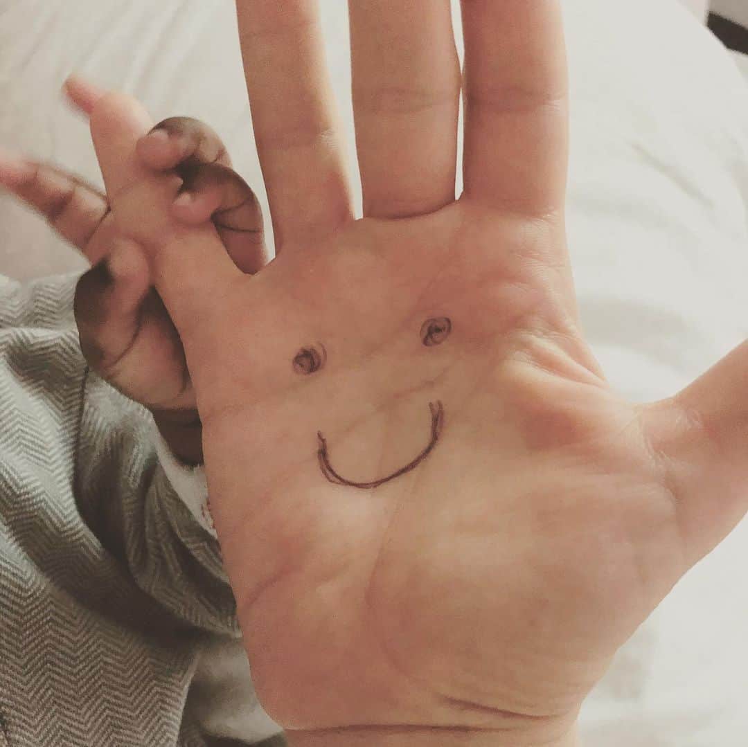 レイチェル・レフィブレのインスタグラム：「LOVE MAKES A FAMILY. I always said, I always believed, now I know. ❤️ @worldadoptionday @adopttogether @chriscrary」