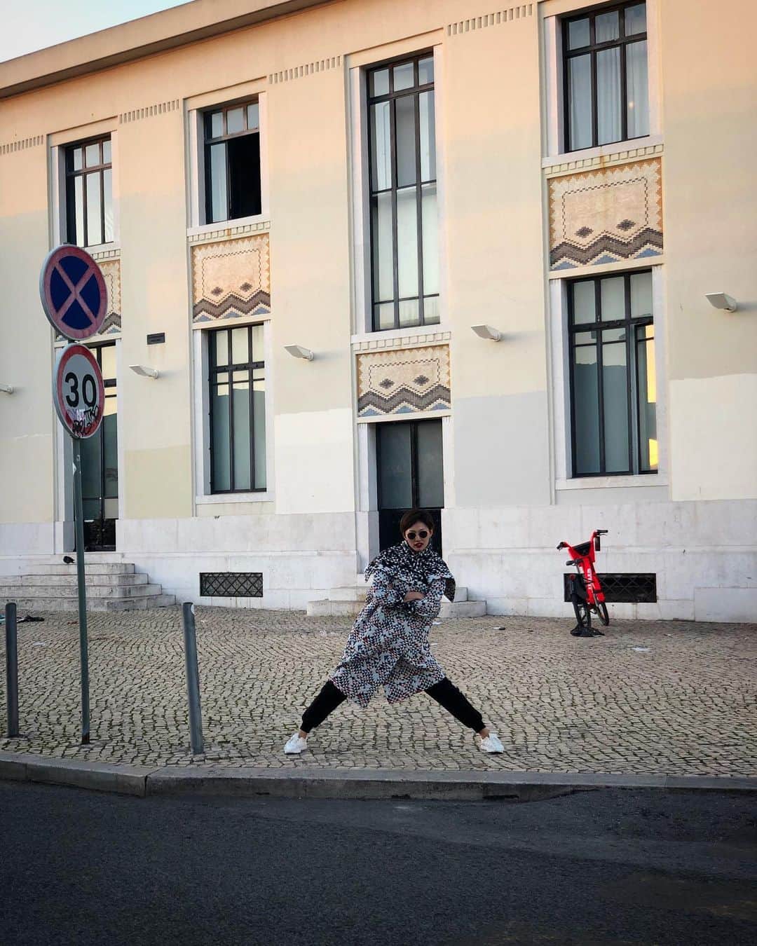 イ・エルのインスタグラム：「_ 좋군요 리스본 🇵🇹」