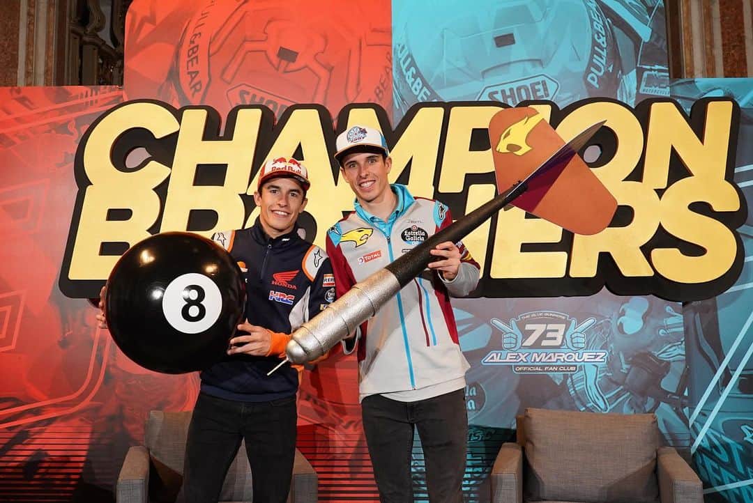 MotoGPさんのインスタグラム写真 - (MotoGPInstagram)「Champi🎱n Br🎯thers 🎉 // BIG & special day for @marcmarquez93 & @alexmarquez73 as they celebrate their World titles in their home town Cervera today! 🥳  Swipe left ⬅️ to enjoy the best pics from the parade! #8ball 🎱 #AM73WorldChampion 🎯 #MotoGP #Motorcycle #Racing #Motorsport #AM73 #MM93」11月10日 7時18分 - motogp