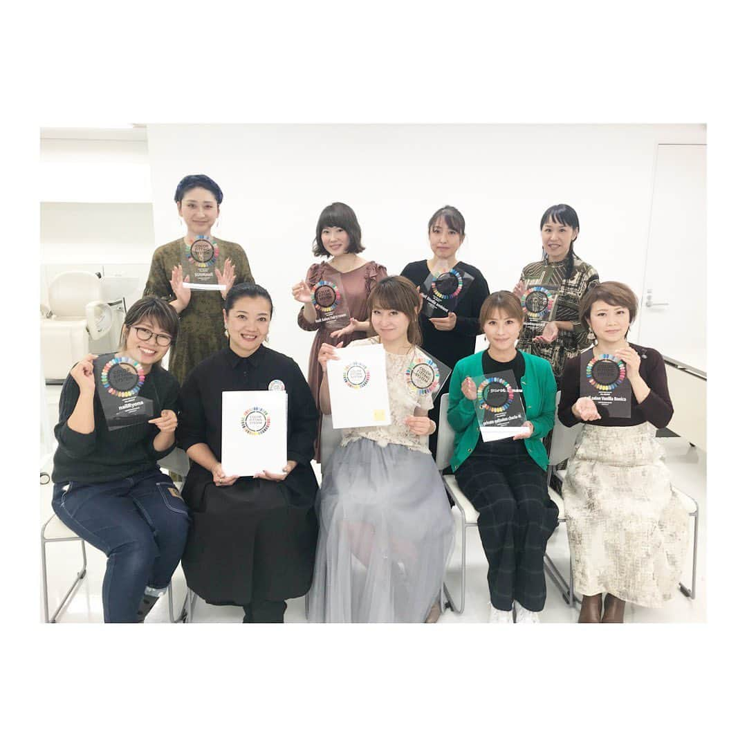 田辺さおりさんのインスタグラム写真 - (田辺さおりInstagram)「【カラーフィッティングシステム】 セミナーの様子♪ #カラーフィッティングシステム #カラーフィッター #カラーフィッティングシステム導入サロン #パーソナルカラーネイル新潟 #パーソナルカラーネイル #パーソナルカラー新潟」11月10日 7時23分 - blcnailsalon_saoritanabe