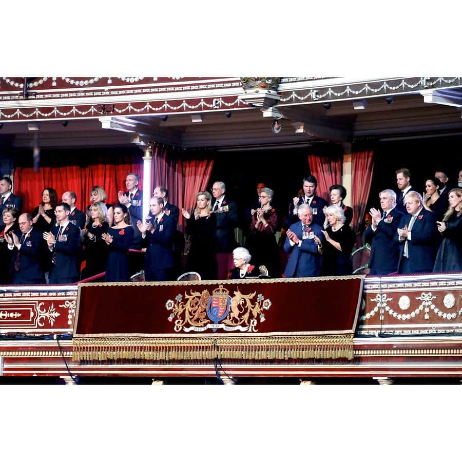 英ヘンリー王子夫妻さんのインスタグラム写真 - (英ヘンリー王子夫妻Instagram)「‪This evening The Duke and Duchess of Sussex accompanied Her Majesty The Queen and members of @TheRoyalFamily to the annual @RoyalBritishLegion Festival of Remembrance. This special event, which has taken place every year since 1923 at the @RoyalAlbertHall, commemorates all those who have lost their lives in conflicts.‬ • ‪This year’s Festival marked the 75th anniversary of a number of crucial battles of 1944, with a particular emphasis on the collaboration and friendship of the British, Commonwealth and Allied armies who fought them. A unique tribute was given to acknowledge those involved both past and present, culminating in a special parade of some of the last surviving veterans who fought and served in 1944.‬ • ‪Their Royal Highnesses, who last year attended their first Festival of Remembrance together, were honoured to once again pay tribute to all casualties of war and remember those that have made the ultimate sacrifice for their country.‬ ‪#FestivalOfRemembrance ‪#WeWillRememberThem‬  Photo © PA / Royal British Legion」11月10日 7時26分 - sussexroyal