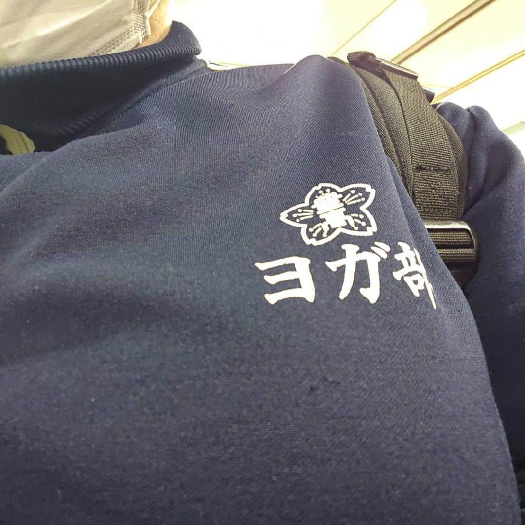 鳥居みゆきさんのインスタグラム写真 - (鳥居みゆきInstagram)「東京駅でばったりヨガ部の女子に遭遇 二人でオーガニックココア飲む 意識高め行動 オガジョ #安藤なつ #ヨガ部」11月10日 8時11分 - toriimiyukitorii