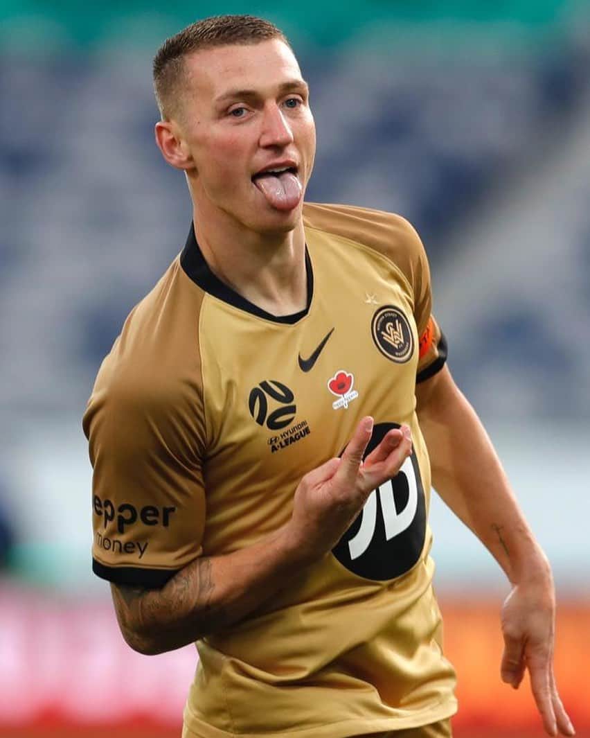 ミッチェル・デュークのインスタグラム：「That goal celebration was for you @anabelle_ghabach disappointing result! We know we can be much better 😓 time to reset and improve ready for Melbourne City in two weeks 👊🏼 traveling supporters amazing as always ⚫️🔴」